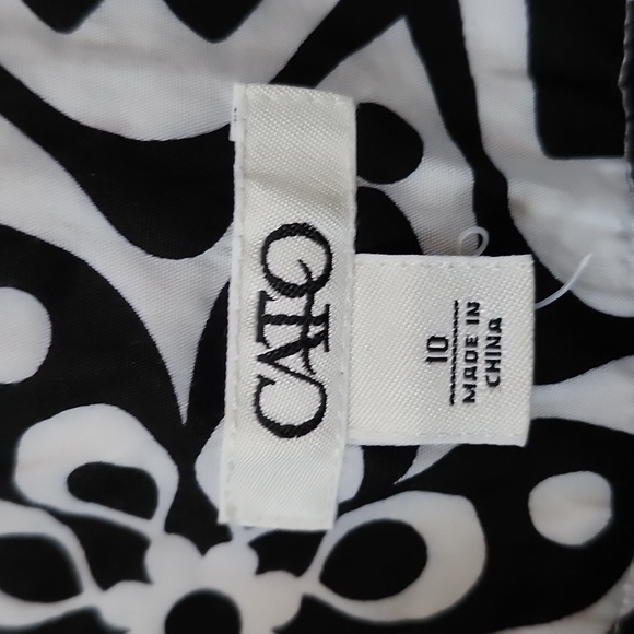 Chic Black And White Floral A-Line Skirt - Picture 2 of 5